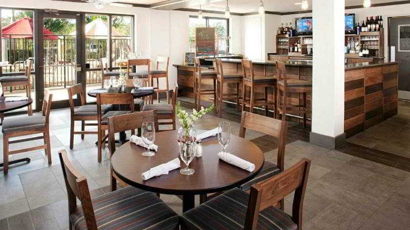 Four Points By Sheraton Fort Myers Airport Экстерьер фото