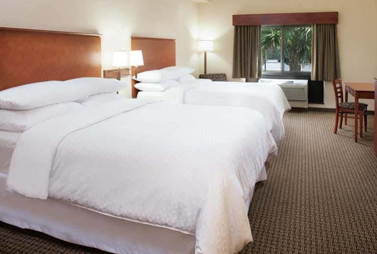Four Points By Sheraton Fort Myers Airport Экстерьер фото